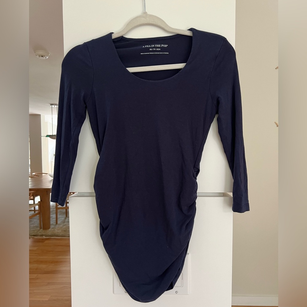A pea in the pod navy maternity top XS